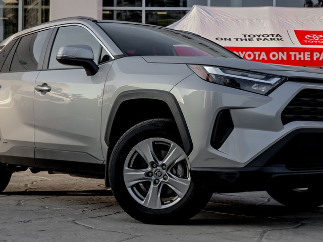 2022 Toyota RAV4 Hybrid XLE AWD in Cars & Trucks in City of Toronto - Image 3