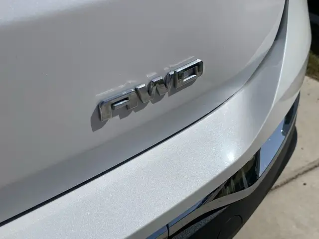 2021 GMC Terrain SLT in Cars & Trucks in Medicine Hat - Image 9