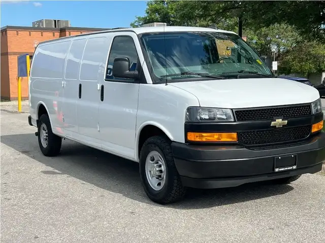 2021 Chevrolet Express 155 Long Wheel Base|2500|Certified|Back U dans Autos et camions dans Ville de Toronto - Image 3