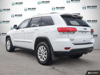 Get behind the wheel of the 2015 Jeep Grand Cherokee Laredo 4 4 in an elegant white finish, perfect... (image 4)