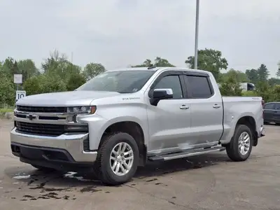 Come see this certified 2021 Chevrolet Silverado 1500 LT Crew 4X4 | 5.3L | Heated Wheel + Seats | Ca...