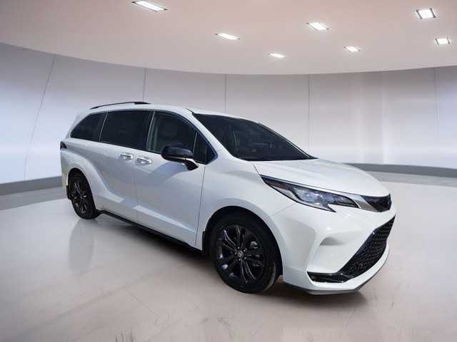 Toyota Sienna XSE 2022 in Cars & Trucks in Medicine Hat