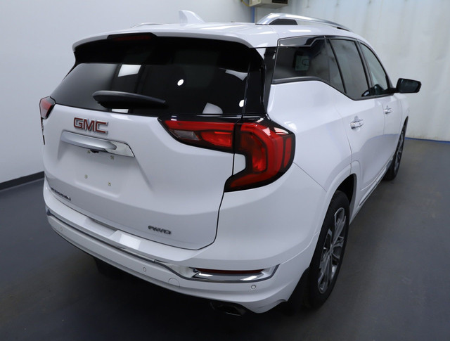 2020 GMC Terrain Denali CLEAN CARFAX | ALL-WHEEL DRIVE | TURBO in Cars & Trucks in Lethbridge - Image 4