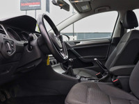 Discover versatility, efficiency, and practicality with the 2016 Volkswagen Golf SportWagen Trendlin... (image 8)