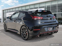N LIGHT SPORT BUCKET SEATS Engine: Intercooled Turbo Premium Unleaded I-4 2.0 L/122 L/100Km City: 12... (image 2)