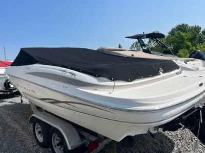 Nice clean 2001 Maxum 2100 5.0 engine, new covers, trailer incl. Nice clean 2001 Maxum 2100 5.0 engi...