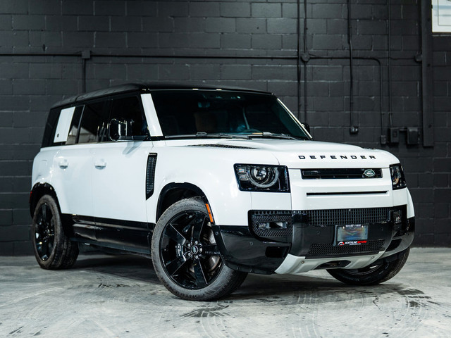 2023 Land Rover Defender 110 V8/PANO/360 CAM/HUD/MERIDIAN/NAV/NO in Cars & Trucks in Mississauga / Peel Region - Image 2