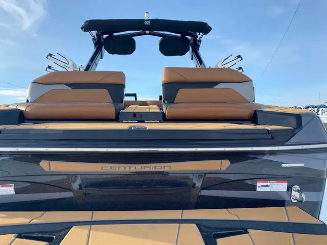 2021 Centurion Ri245 in Powerboats & Motorboats in Kelowna - Image 9