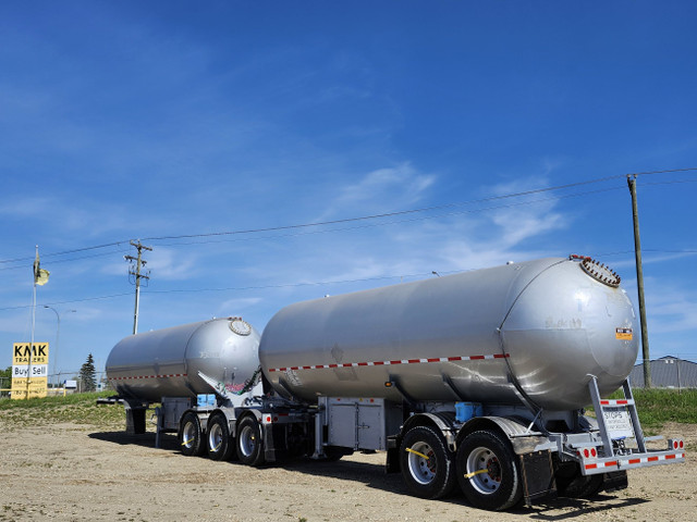 1982 Mississippi Super B train Industrial Gas Tank Trailer  in Heavy Equipment in Edmonton - Image 2