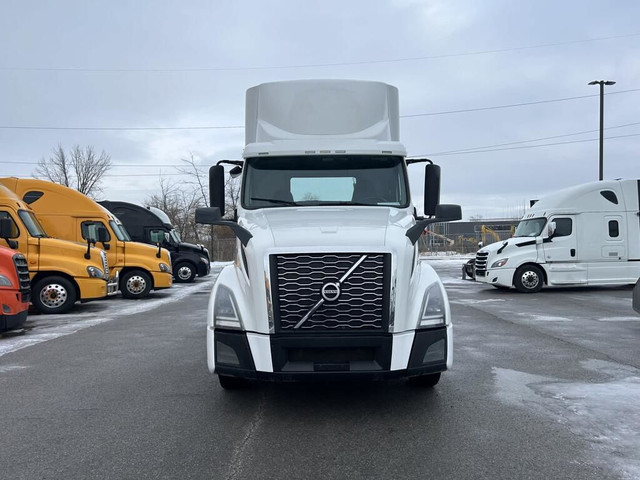  2019 Volvo VNL64T 300 in Heavy Trucks in Dartmouth - Image 2
