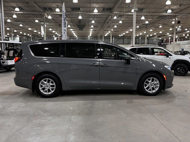 2023 Chrysler Pacifica Touring | STOW N GO | PWR SLIDING DRS in Cars & Trucks in Regina - Image 3