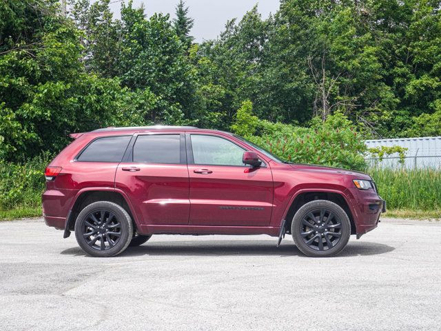 2021 Jeep Grand Cherokee Altitude- Heated Seats / Steering - 4x4 in Cars & Trucks in Barrie - Image 2