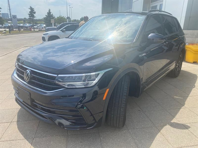 2022 Volkswagen Tiguan Comfortline R-Line Black Edition in Cars & Trucks in Mississauga / Peel Region - Image 3