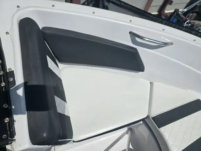 2014 Glastron 185 GLS FINANCING AVAILABLE in Powerboats & Motorboats in Saskatoon - Image 15