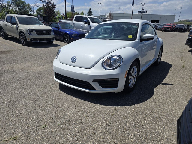 2017 Volkswagen Beetle TRENDLINE | HTD SEATS | REV CAM in Cars & Trucks in Calgary - Image 4