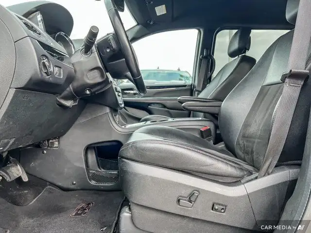 2019 Dodge Grand Caravan 35th Anniversary | Back-Up Camera | in Cars & Trucks in Strathcona County - Image 11