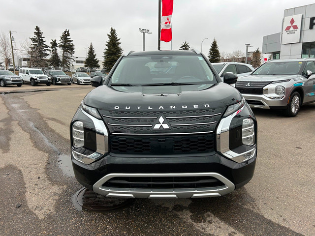 2023 Mitsubishi Outlander Plug-In Hybrid LE Mitsubishi Certif... in Cars & Trucks in Calgary - Image 2