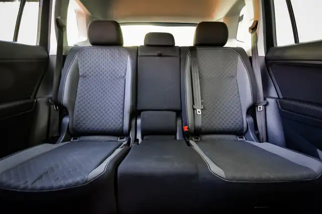 2021 Volkswagen Tiguan Trendline 4MOTION • HEATED SEATS • CP/AA dans Autos et camions dans Ottawa - Image 33