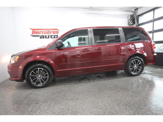 2017 Dodge Grand Caravan SXT / BLACK TOP / DVD in Cars & Trucks in Lévis