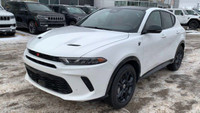 This 2024 DODGE HORNET R/T PLUS EAWD has the following options Leather Seats - Red, Remote Start Sys... (image 5)