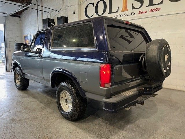 1995 Ford Bronco XLT 4x4 V8 5.0L **NEW TIRES-MUST SEE AND DRIVE* in Cars & Trucks in City of Toronto - Image 4