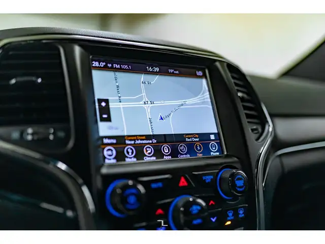 2018 Jeep Grand Cherokee 4x4 Limited Leather Nav BCam in Cars & Trucks in Red Deer - Image 16