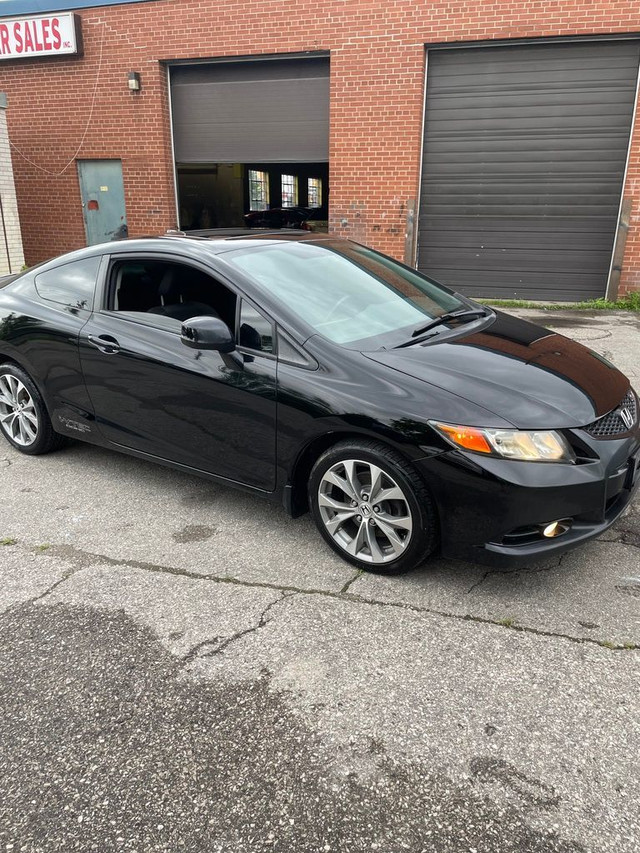 2012 Honda Civic Coupe 2dr 6 speed Manual Si navigation sunroof in Cars & Trucks in City of Toronto - Image 4