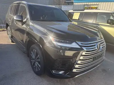 Loaded, V6, Auto, All Wheel Drive, Auto Stop/Start, 8 Passengers, Navigation, P. Sunroof, P. Tailgat...