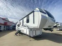 2023 Avalanche 352BH BUNK MODEL, HUGE OUTDOOR KITCHEN, CLEARANCE
