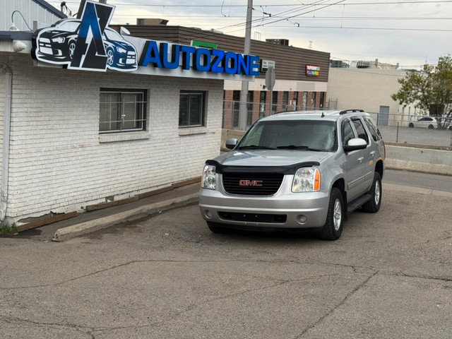 2013 GMC Yukon 4WD 4dr SLE in Cars & Trucks in Calgary - Image 2