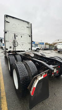 Ryder Stock ID: 876534 Transmission Type/Speed: Auto 10 Engine: DIESEL X15'17 500/1800 Horse Power:... (image 7)