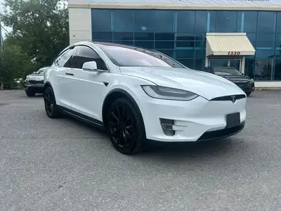 Contact us if you have any questions at 613-317-1941 LONG RANGE ELECTRIC MODEL X!!! HEATED SEATS. BA...