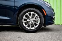 This 2023 Chrysler Pacifica is for sale today. This van has 113,422 kms. It's blue in colour . It ha... (image 6)