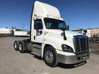 2015 Freightliner X12564ST