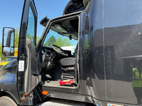 2020 INTERNATIONAL LT625;Heavy Duty Trucks - Conventional Truck w/ Sleeper MANAGERS SPECIAL Penske L... (image 8)