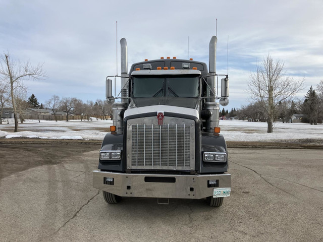 2013 Kenworth T/A Sleeper Truck Tractor T800 in Heavy Trucks in Regina - Image 2