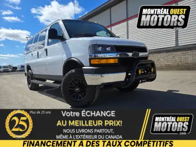 Très rare 4x4 Express Van 12 Passagers avec peu de kilométrage. SEULEMENT 55 000KM ! 3'' Lift kit de...