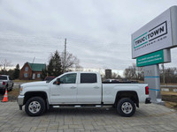 2017 GMC Sierra 2500HD SLE 4WD Crew Cab with 199,000kms on it. Vehicle comes safety certified. Exten... (image 7)