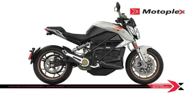 SR/F Véritable référence des roadsters Zero Motorcycles la SR/F produit 190 Nm de couple et 83 kW de...