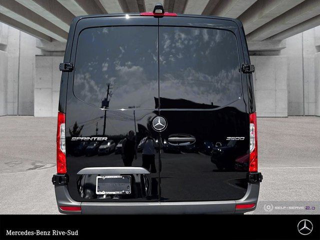 2025 Mercedes-Benz Sprinter 2500 144 Wheelbase Standard Roof RWD in Cars & Trucks in Longueuil / South Shore - Image 4