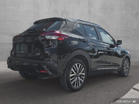 This Front-Wheel Drive vehicle offers heated front seats, a heated steering wheel, and Remote Engine... (image 5)