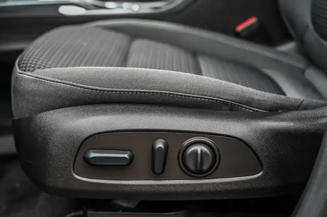 2023 Chevrolet Bolt EV 1LT * Carplay * Sieges Chauffant et Elect in Cars & Trucks in City of Montréal - Image 13