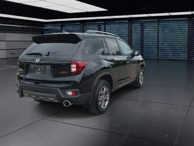 2024 Honda Passport TrailSport l Clean Car Fax l One Owner l Loc in Cars & Trucks in Calgary - Image 9