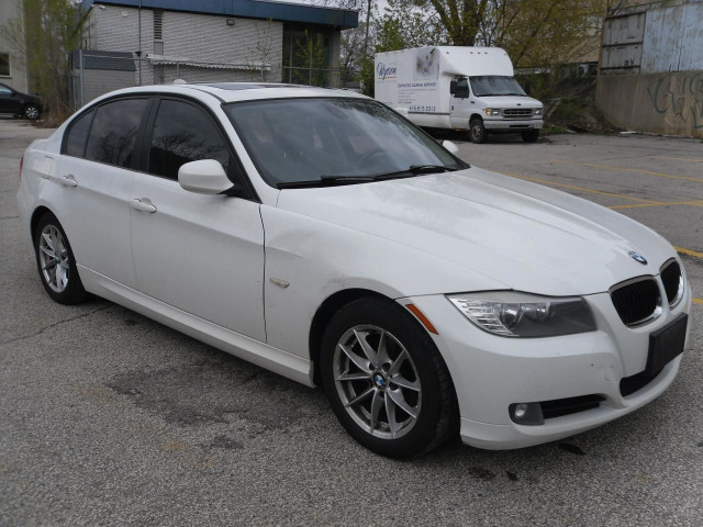 2011 BMW 3 Series PREMIUM in Cars & Trucks in City of Toronto - Image 2