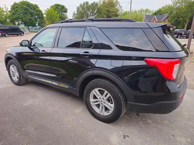 2020 Ford Explorer XLT 4WD in Cars & Trucks in Chatham-Kent - Image 11