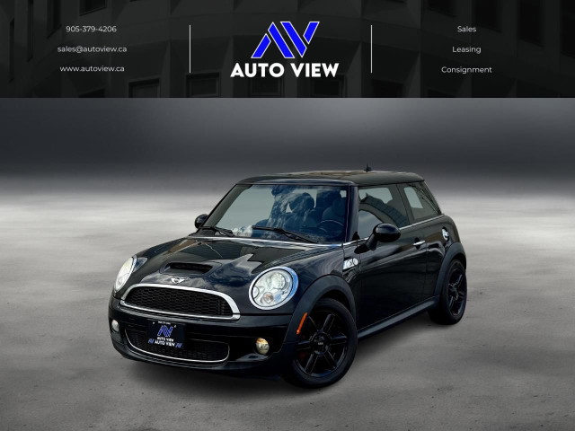 2010 MINI Cooper Hardtop S **6 SPEED MANUAL** in Cars & Trucks in Hamilton