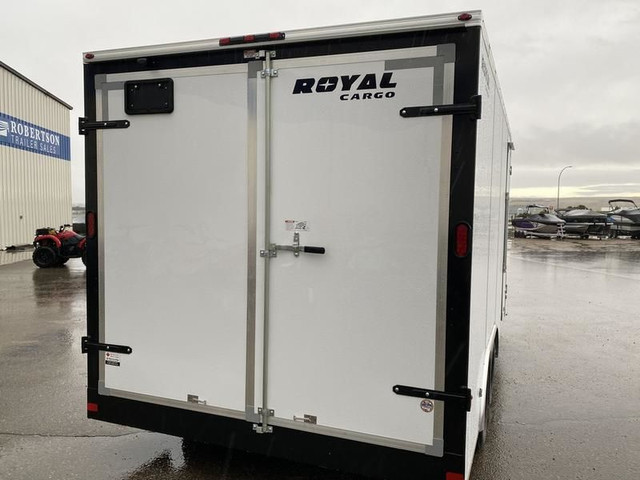 2022 Southland Royal LT Series LCHT35-816-86 BARN - WINTER SALES in Cargo & Utility Trailers in Swift Current - Image 4