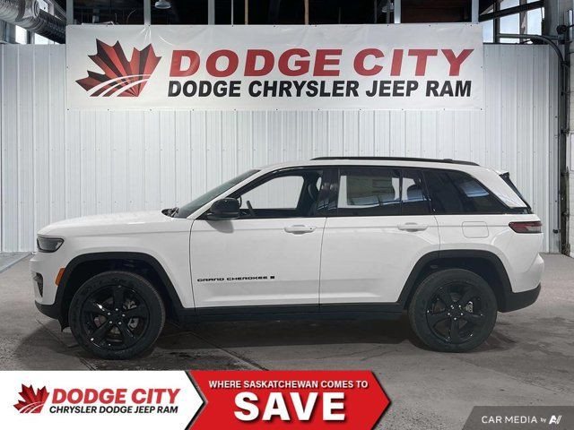 2025 Jeep Grand Cherokee Altitude | Remote Start | Heated Seats in Cars & Trucks in Saskatoon - Image 2