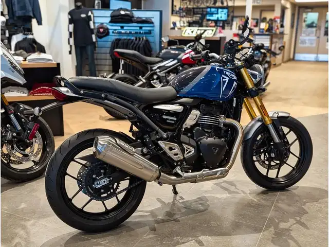 2025 Triumph Speed 400 // Caspian Blue/Storm Grey in Dirt Bikes & Motocross in Winnipeg - Image 12