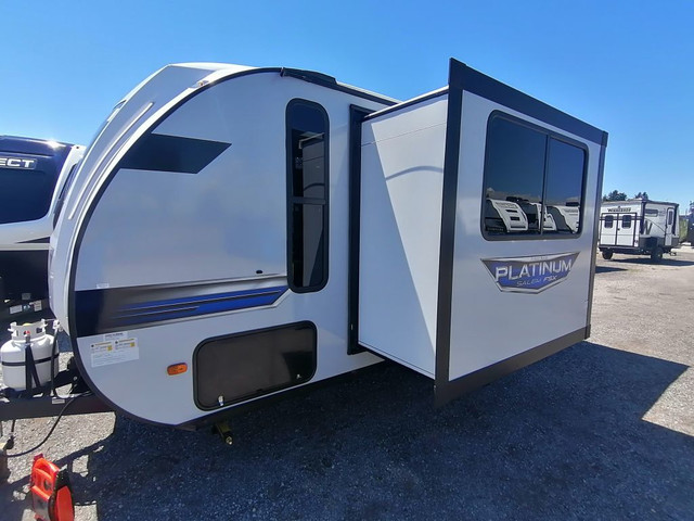 2024 SALEM BY FOREST RIVER SALEM FSX 178BHSK in Travel Trailers & Campers in London - Image 3